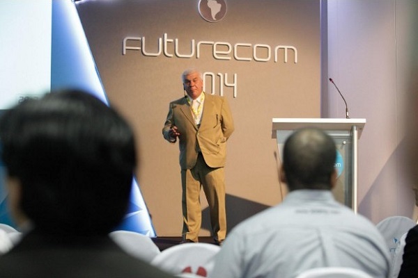 Eng. Juan Carlos Atrio apresentando o case no evento Futurecom